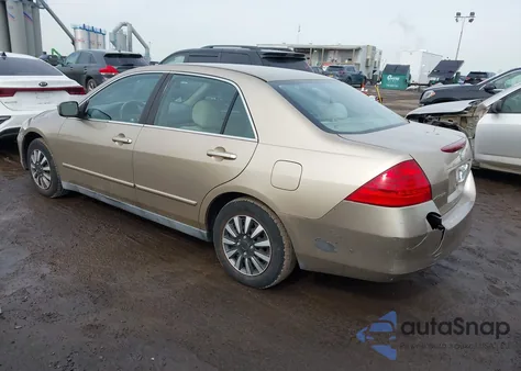 2006 Honda Accord 2.4 Lx z USA, uszkodzony, nr VIN 1HGCM56466A039818